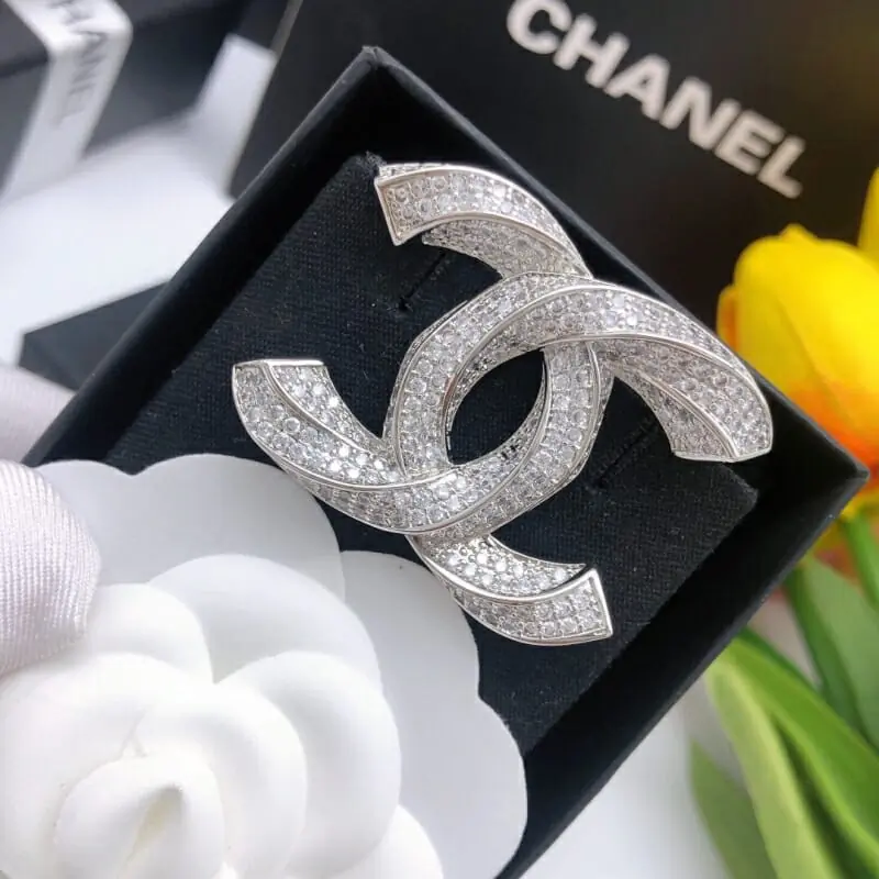 chanel brooches pour femme s_121350b1